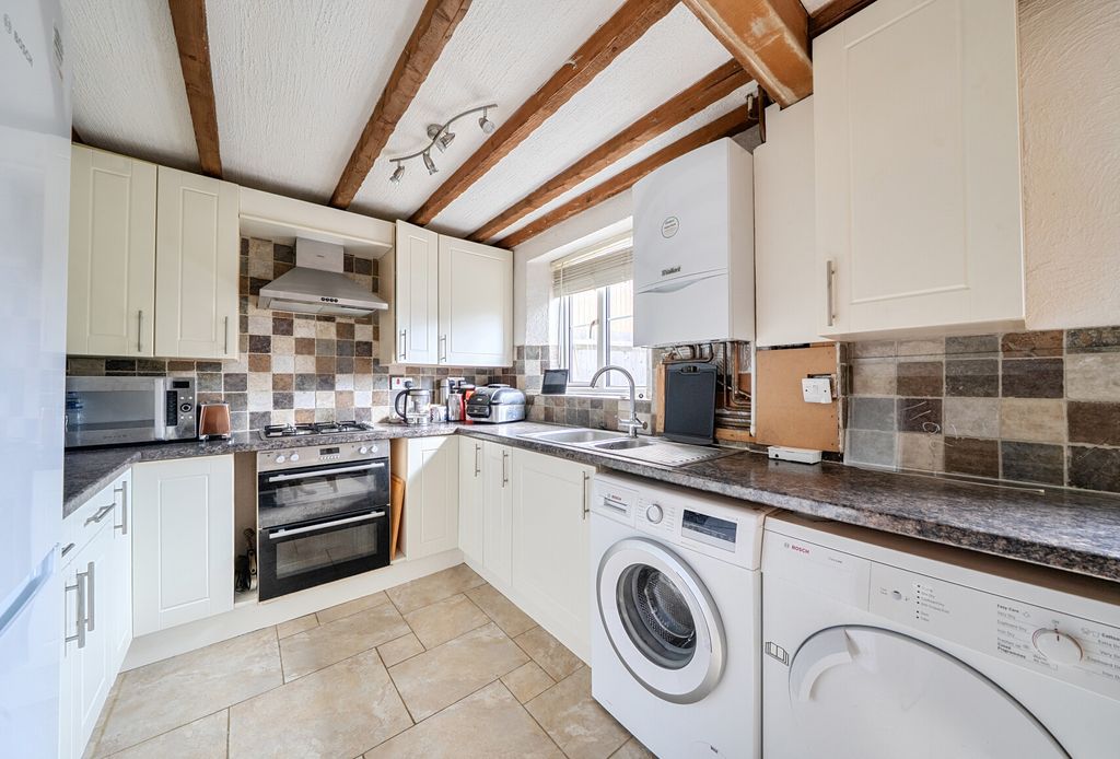 Property photo 3 of 17 1463118-8-6A06021...