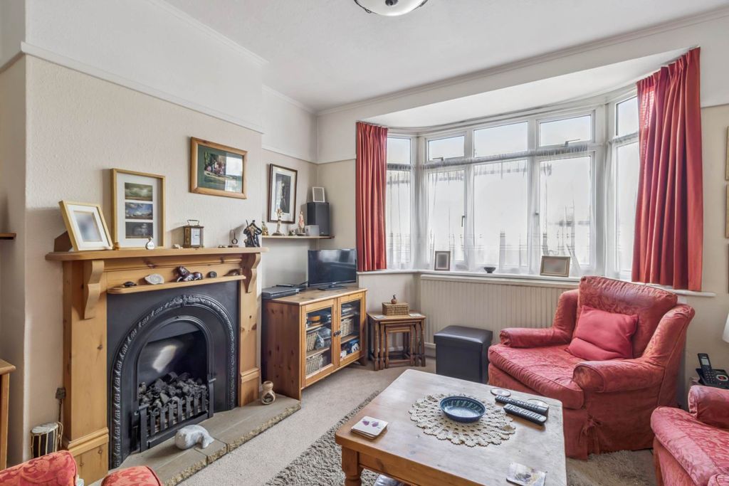Property photo 2 of 13