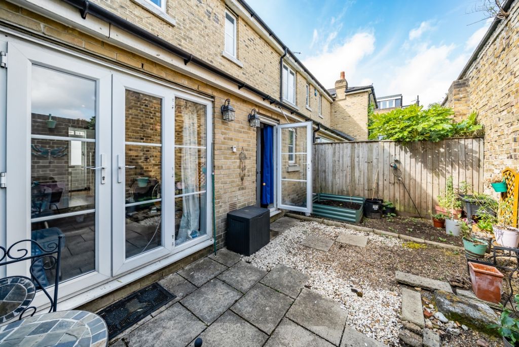 Property photo 2 of 15 998894 (10)