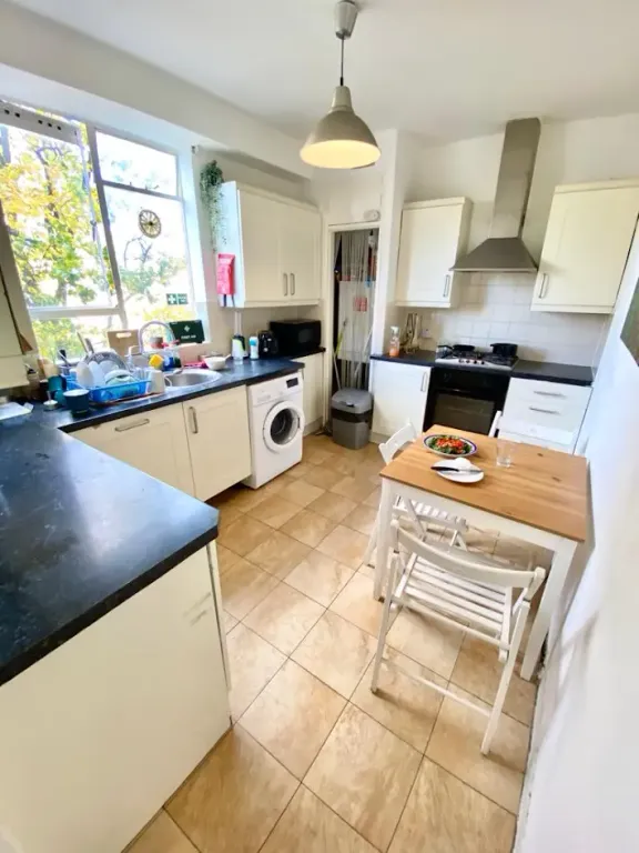 Property photo 1 of 3