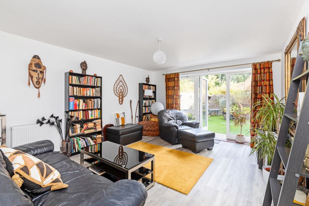 Property photo 2 of 18 4455456