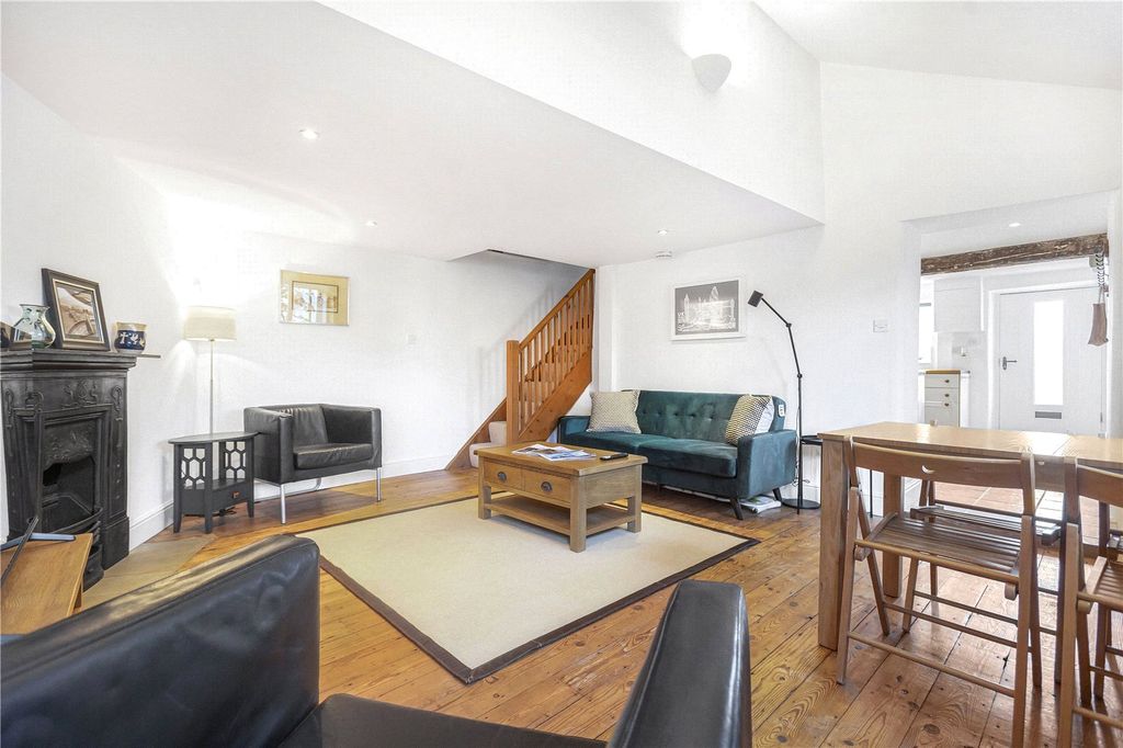 Property photo 1 of 28 Picture No. 18