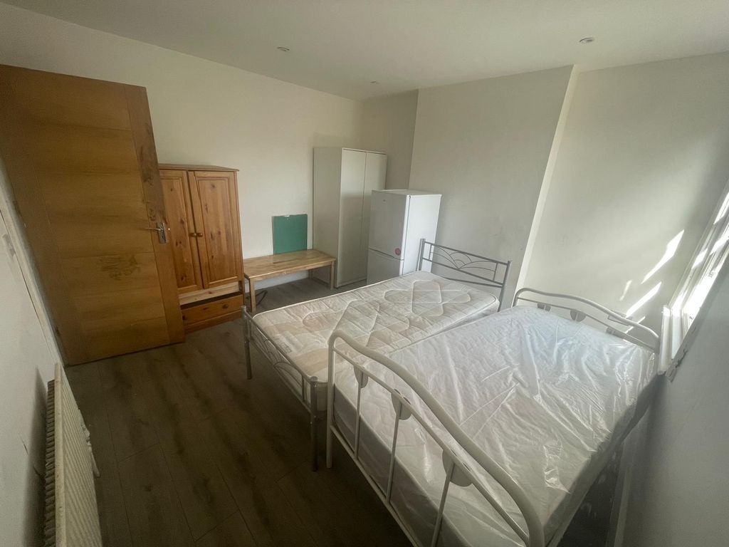 Property photo 3 of 11 Gallery