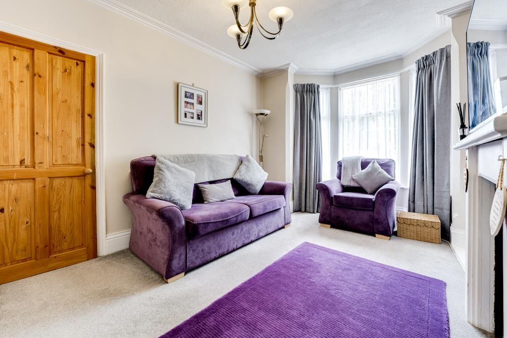 Property photo 2 of 26 80 Cornwall Road, Kettering-10.Jpg