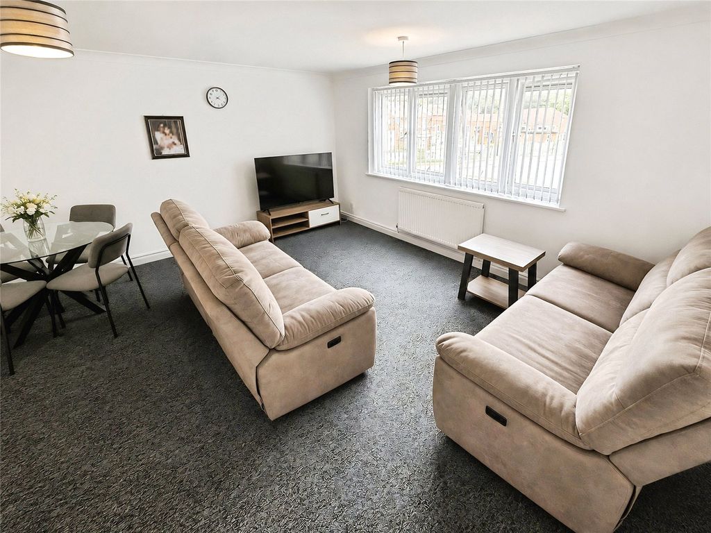 Property photo 3 of 6 Living Room