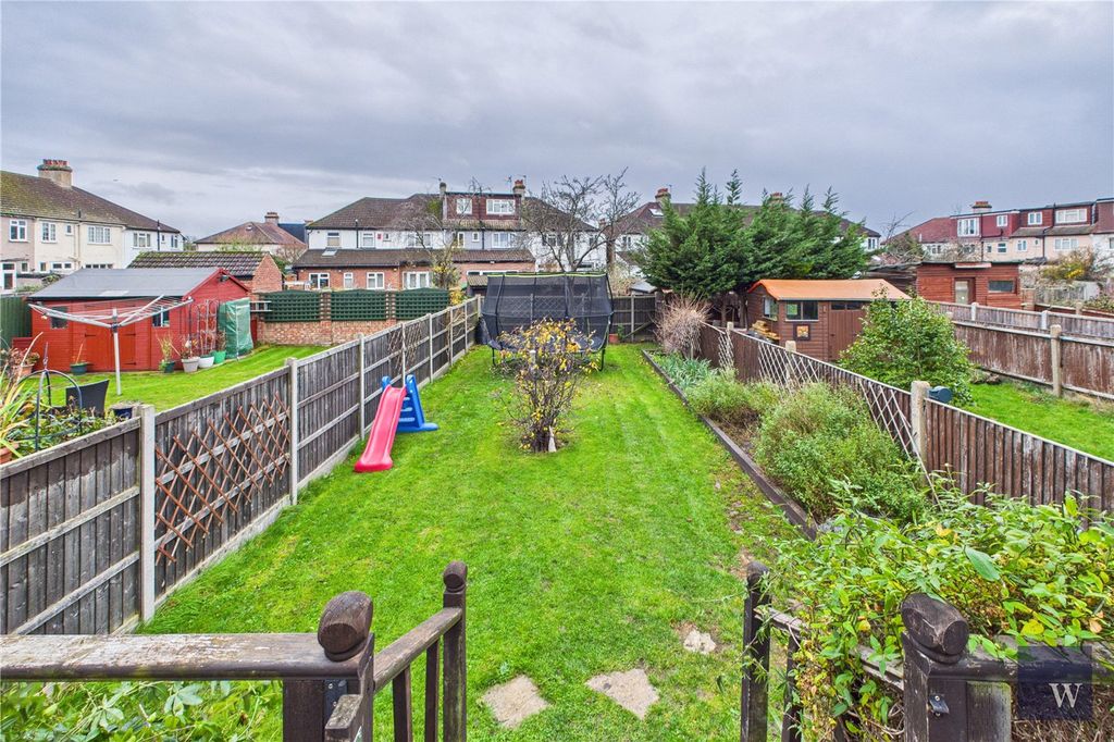 Property photo 3 of 17 Picture No. 16