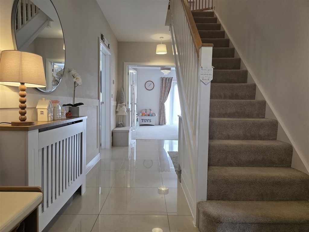 Property photo 2 of 26 28816.Jpg