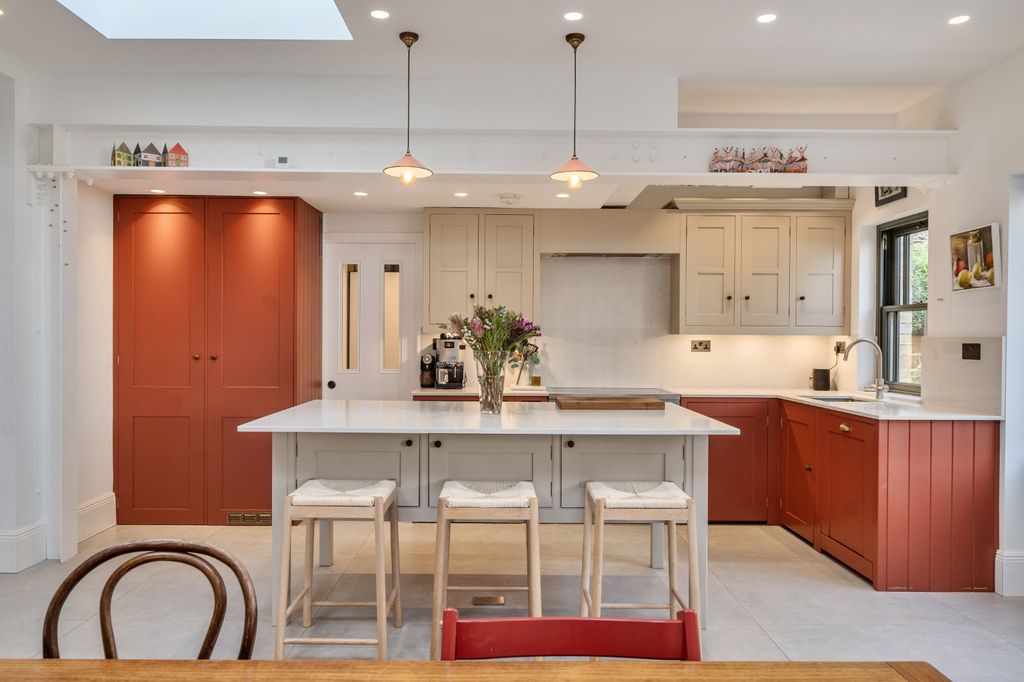 Property photo 1 of 20 Picture No. 02