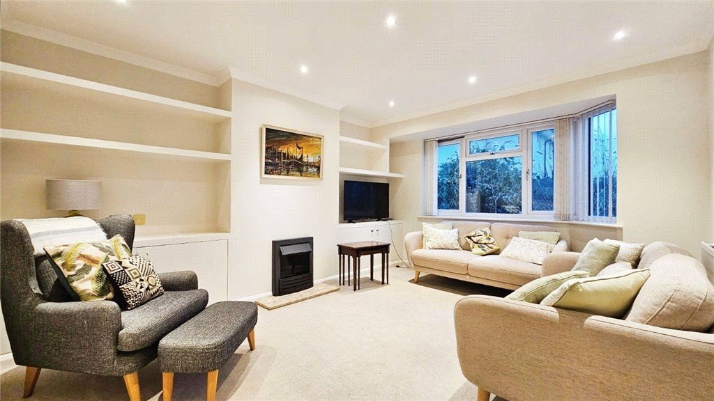 Property photo 2 of 9 Living Room