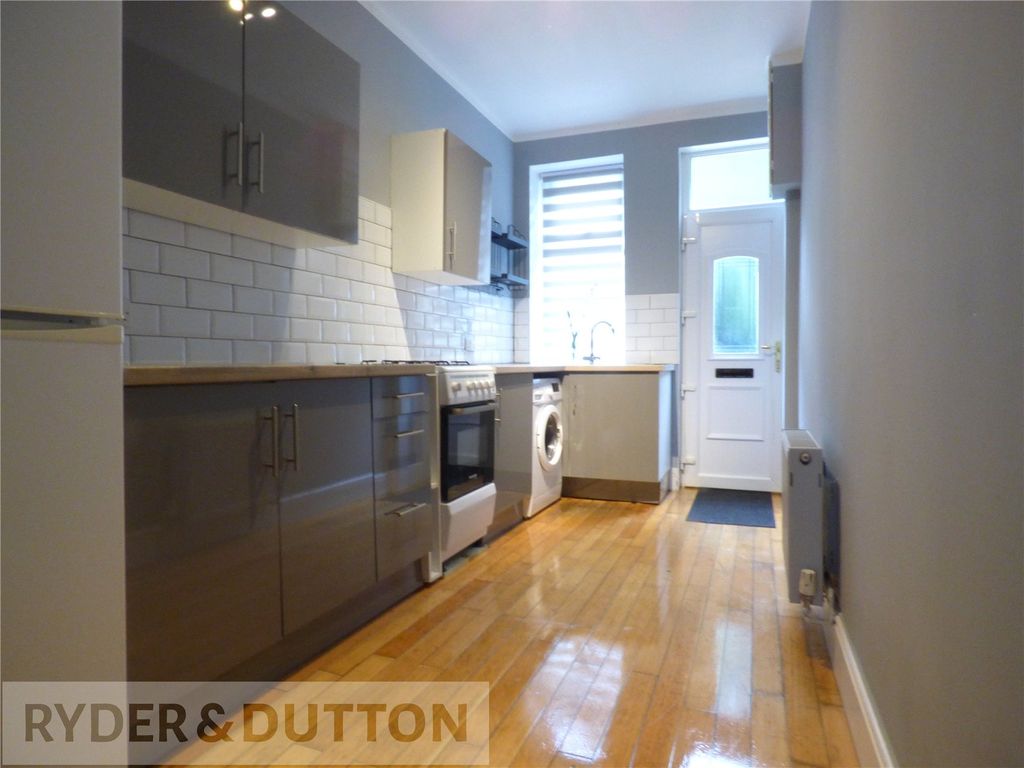 Property photo 1 of 11 Kitchen