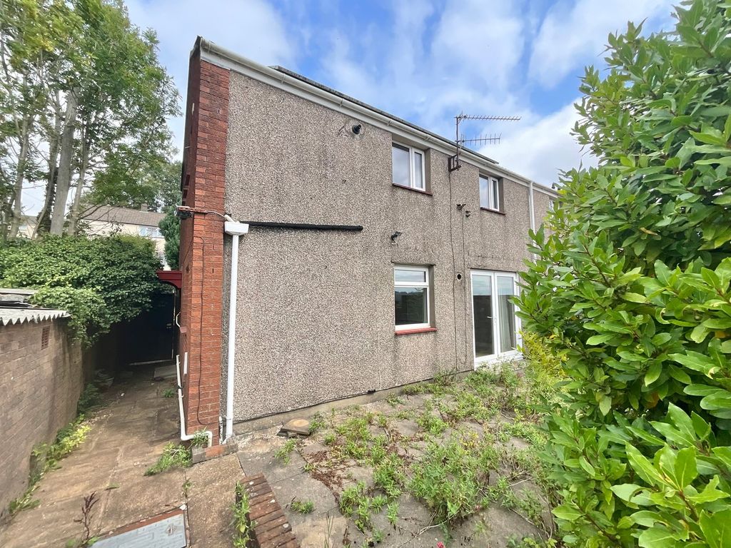 Property photo 3 of 18