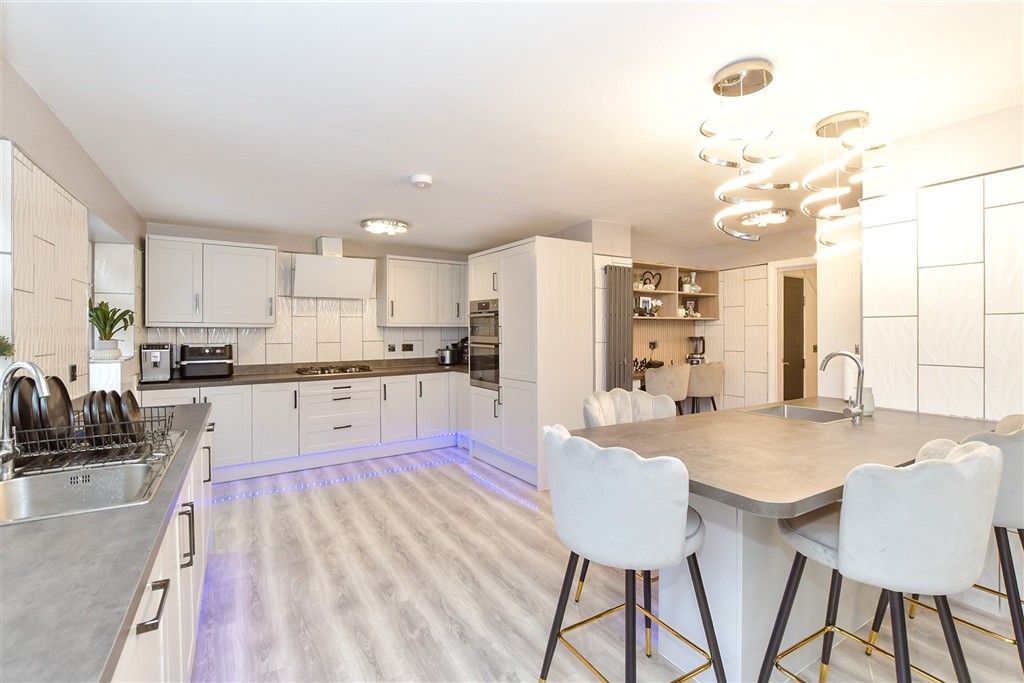 Property photo 3 of 21 Kitchen/ Breakfast Room