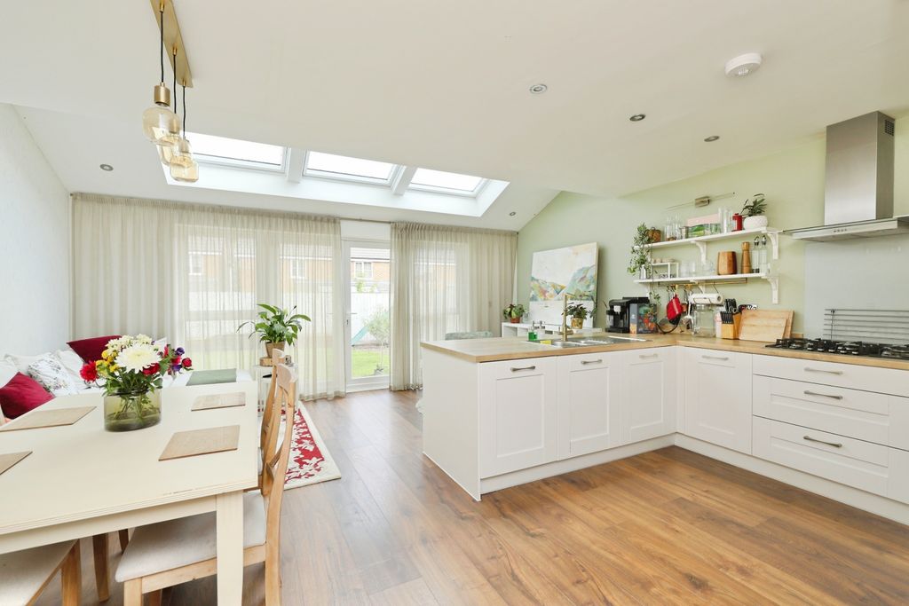 Property photo 2 of 18 Img_2105