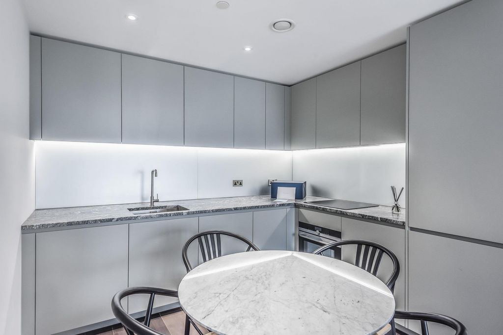 Property photo 3 of 14 Kitchen
