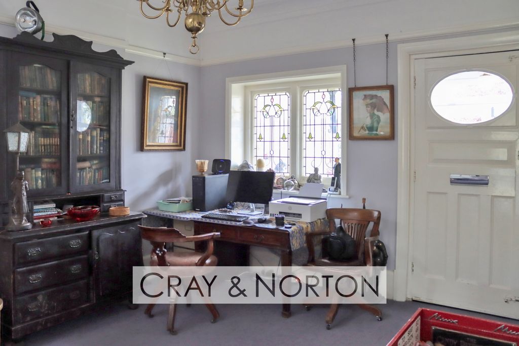 Property photo 3 of 19 Photo 17