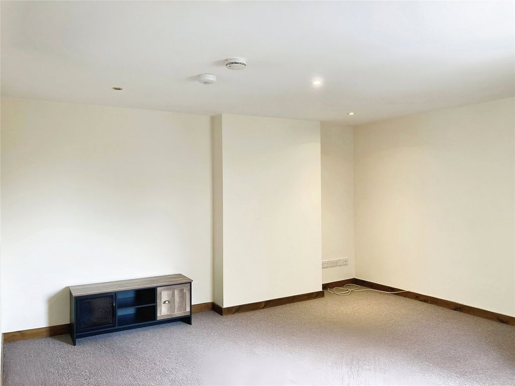 Property photo 3 of 10 Picture No. 02