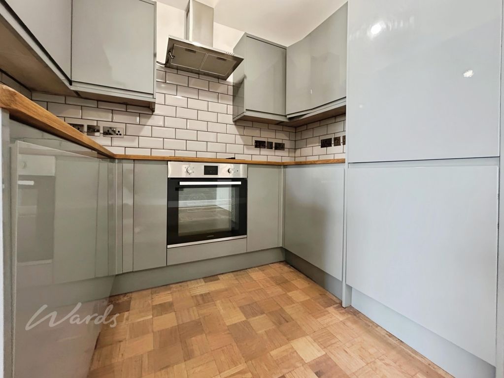 Property photo 3 of 10 Kitchen