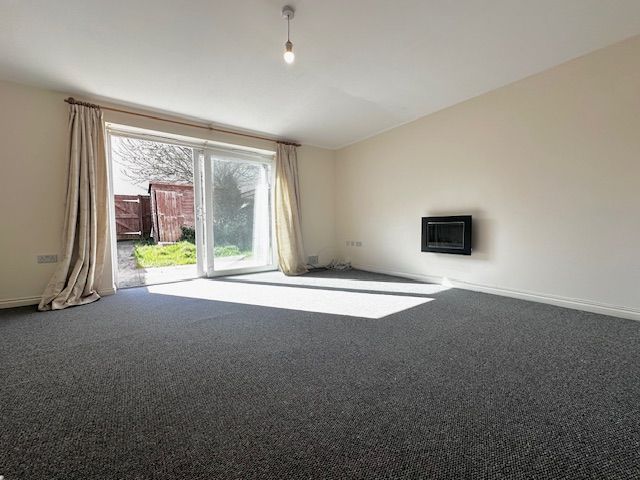 Property photo 3 of 15 Living Room