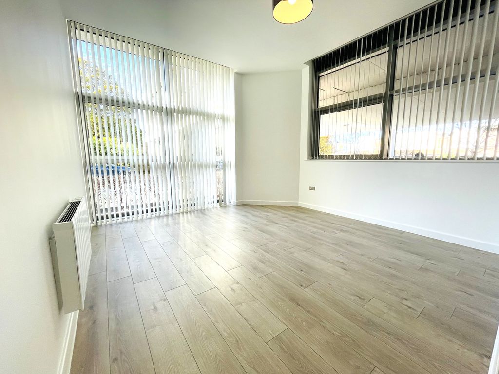 Property photo 2 of 7 Gallery