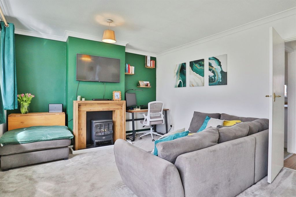 Property photo 3 of 10