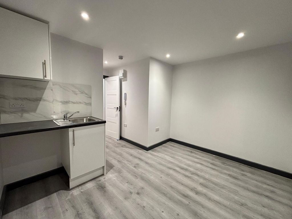 Property photo 1 of 5 Bedroom 4