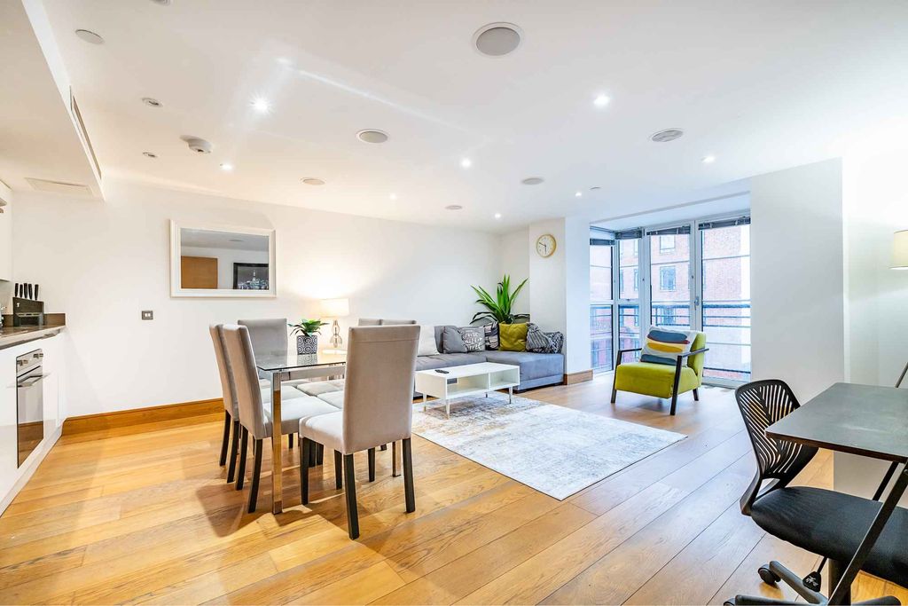 Property photo 3 of 8