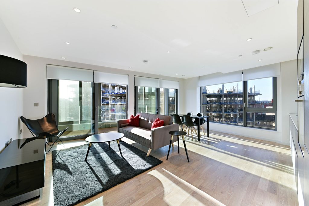 Property photo 2 of 10 Living Area - Onyx A