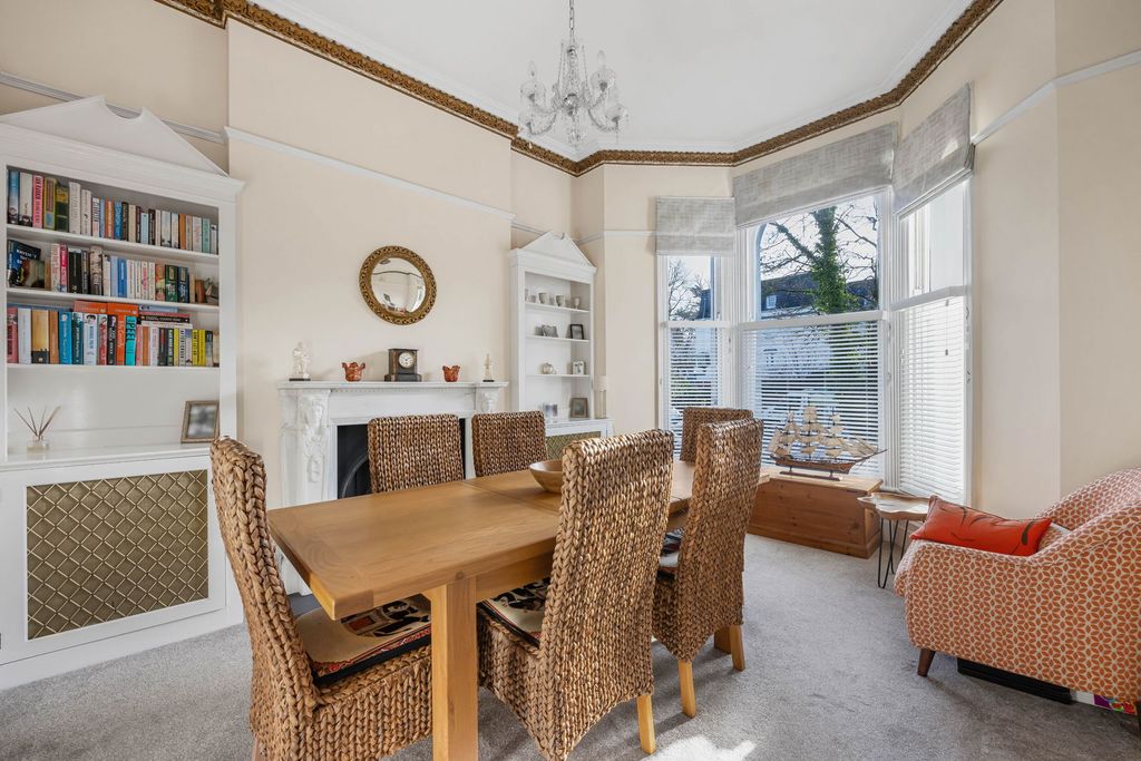 Property photo 3 of 23