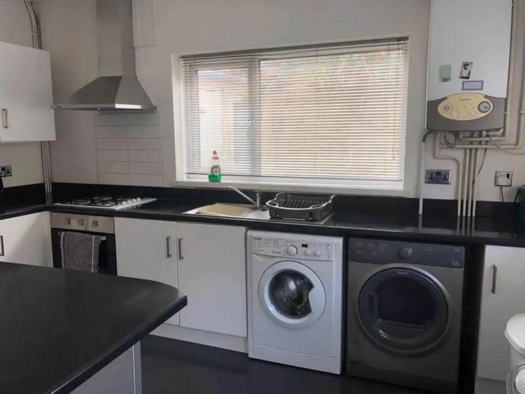 Property photo 2 of 17 8Bd270A1-Cbc1-49c1-9cd3-1272d464B18c (1)