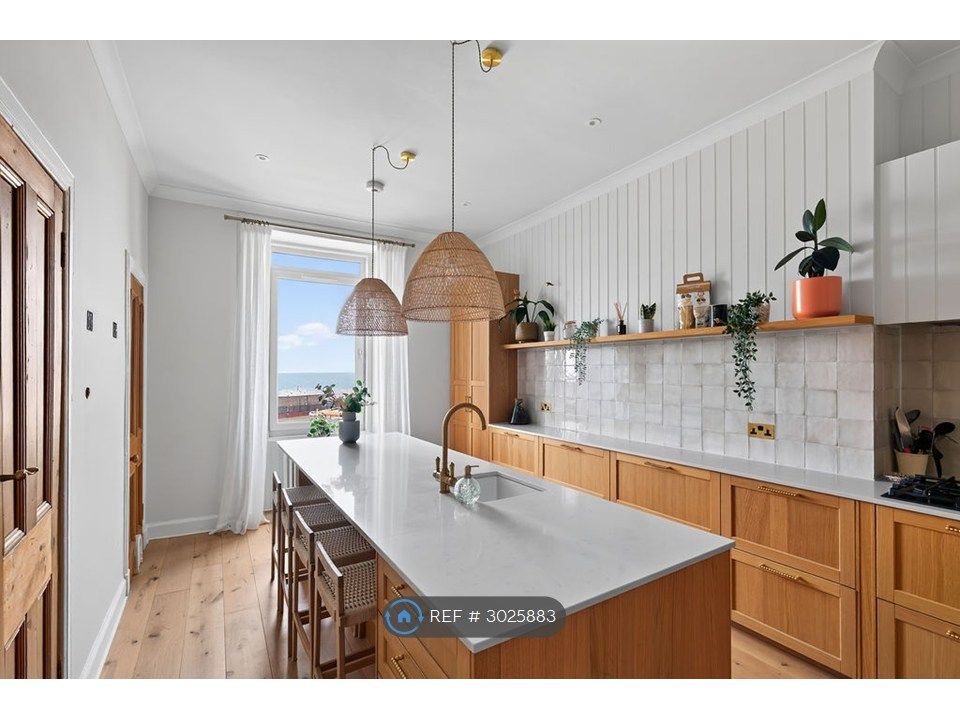 Property photo 1 of 34