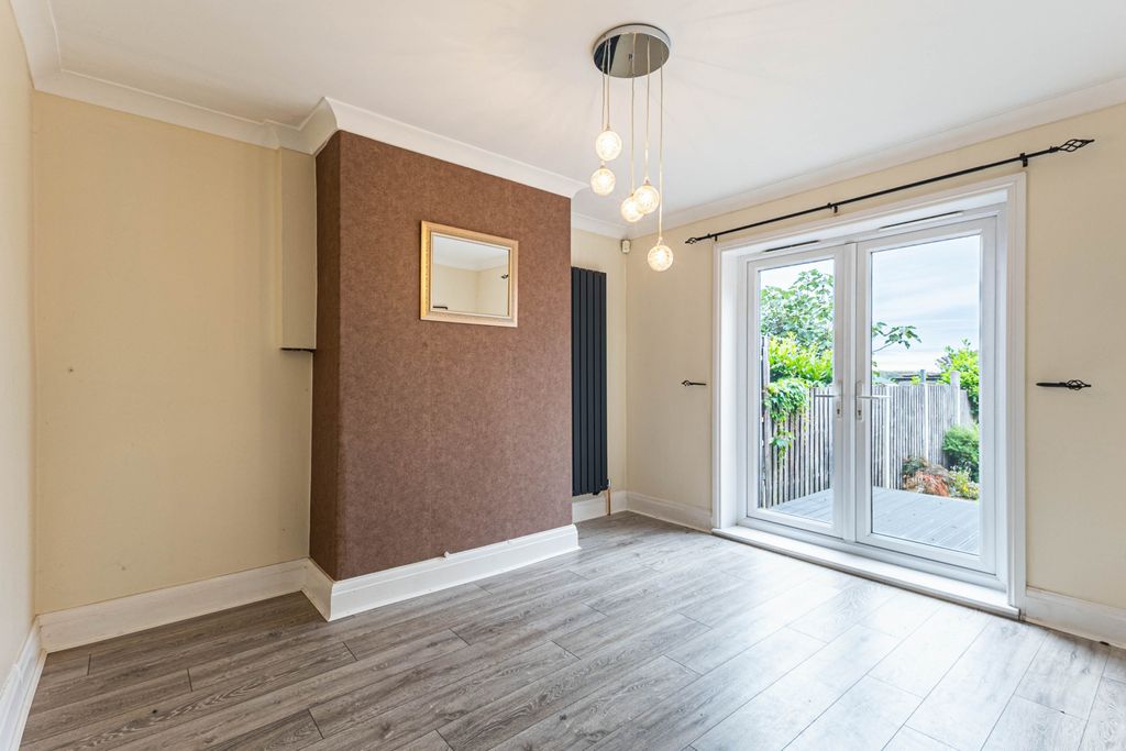 Property photo 3 of 16 Dining Room
