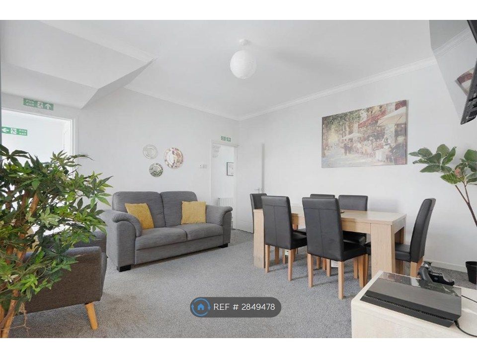 Property photo 3 of 35