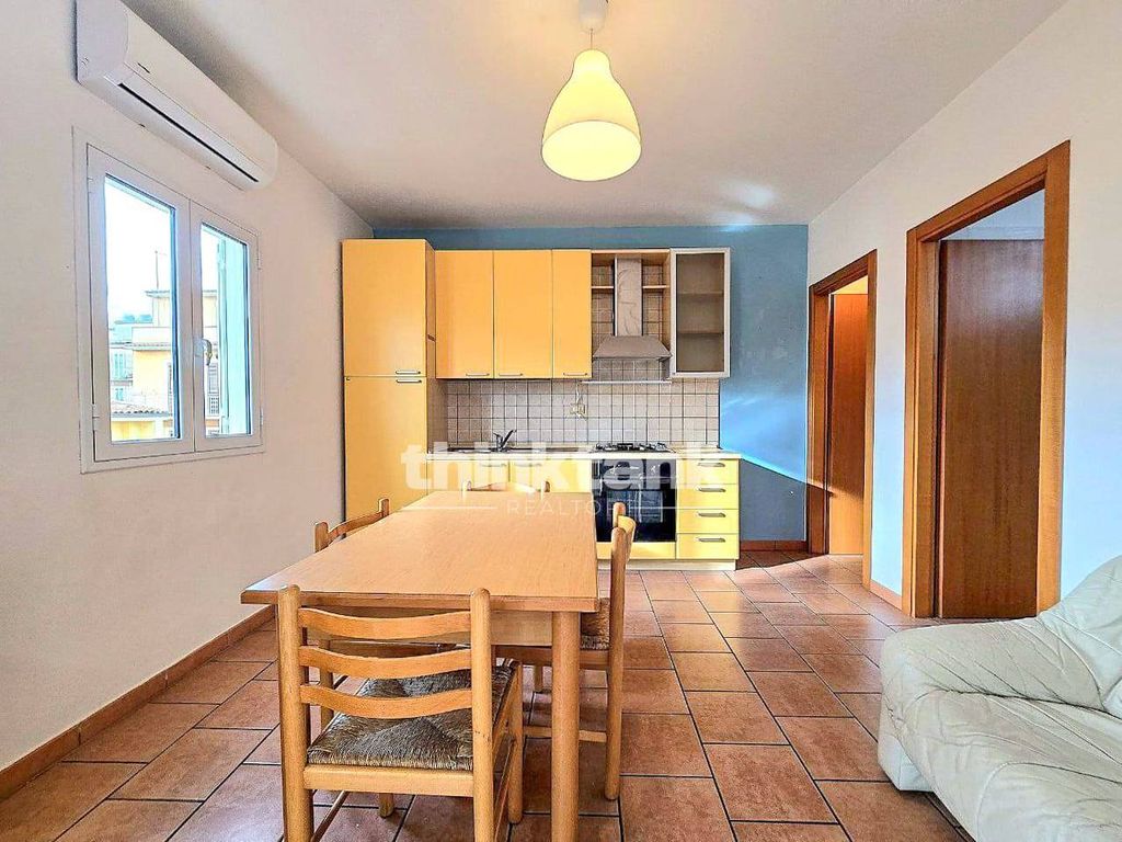 Property photo 3 of 32