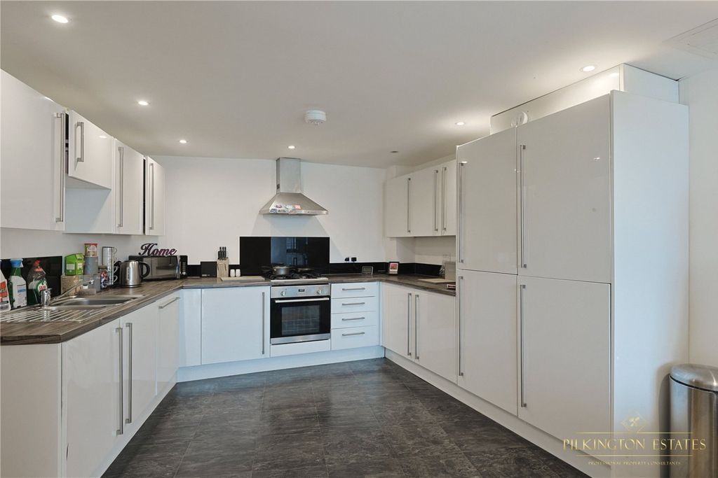 Property photo 2 of 6 4274751