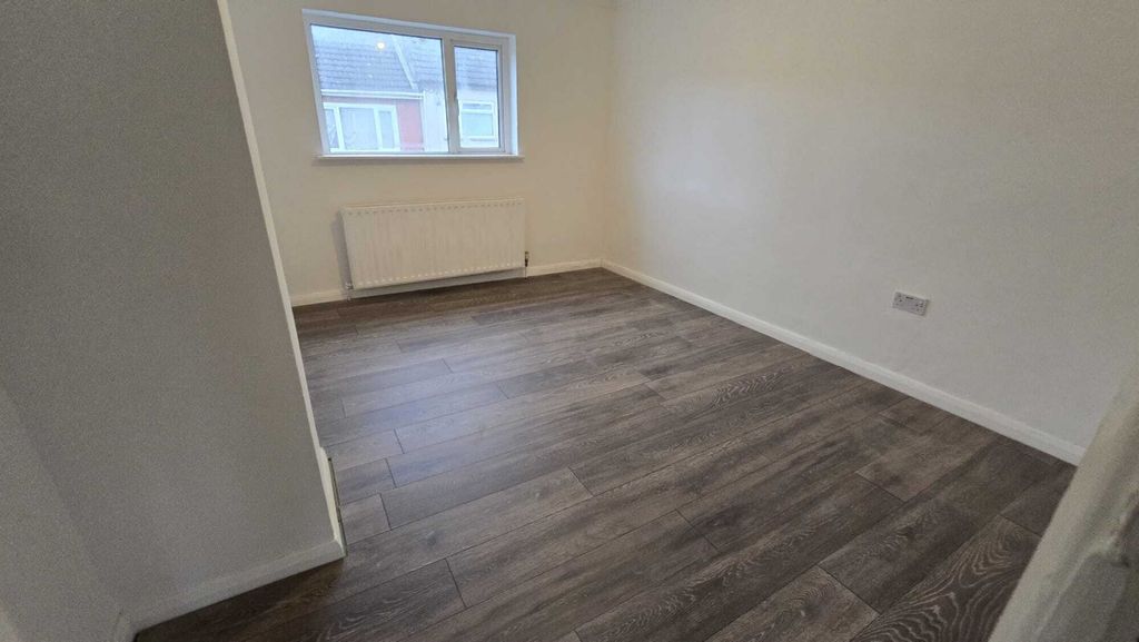 Property photo 2 of 7 Gallery