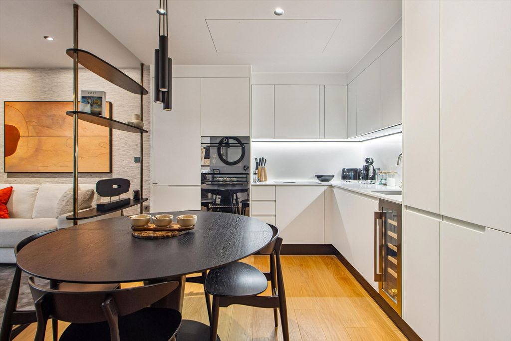 Property photo 2 of 14 Image