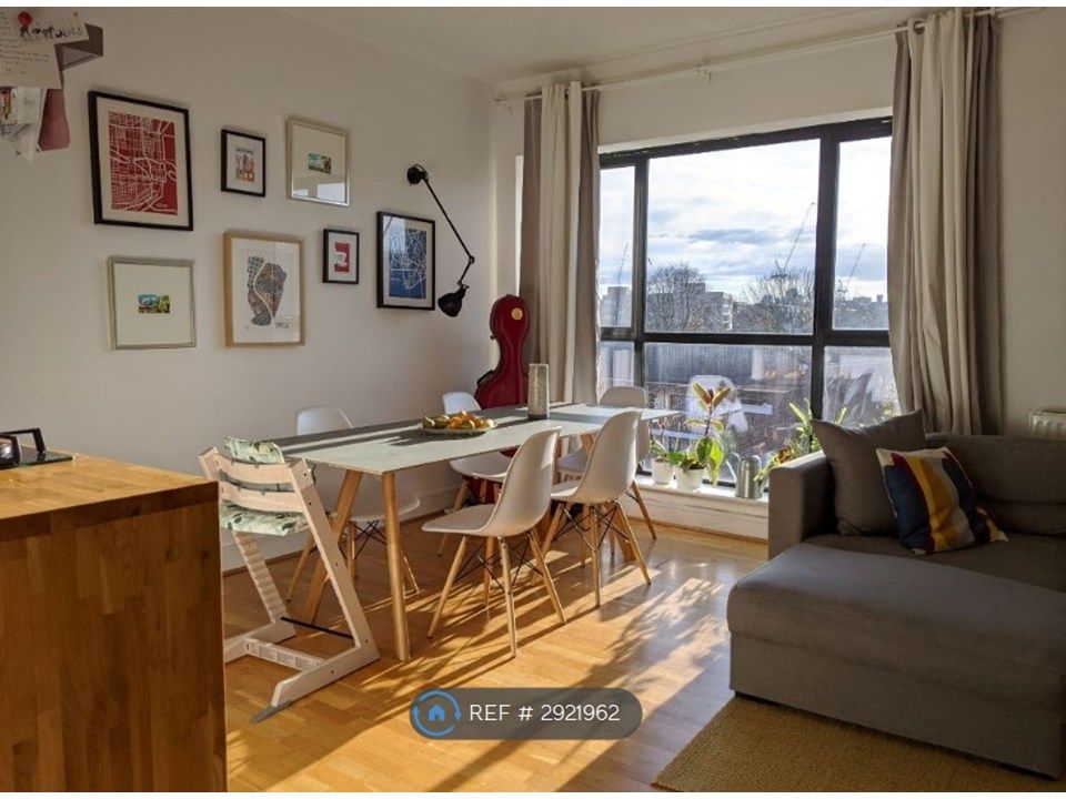Property photo 1 of 8 Bright Living Room