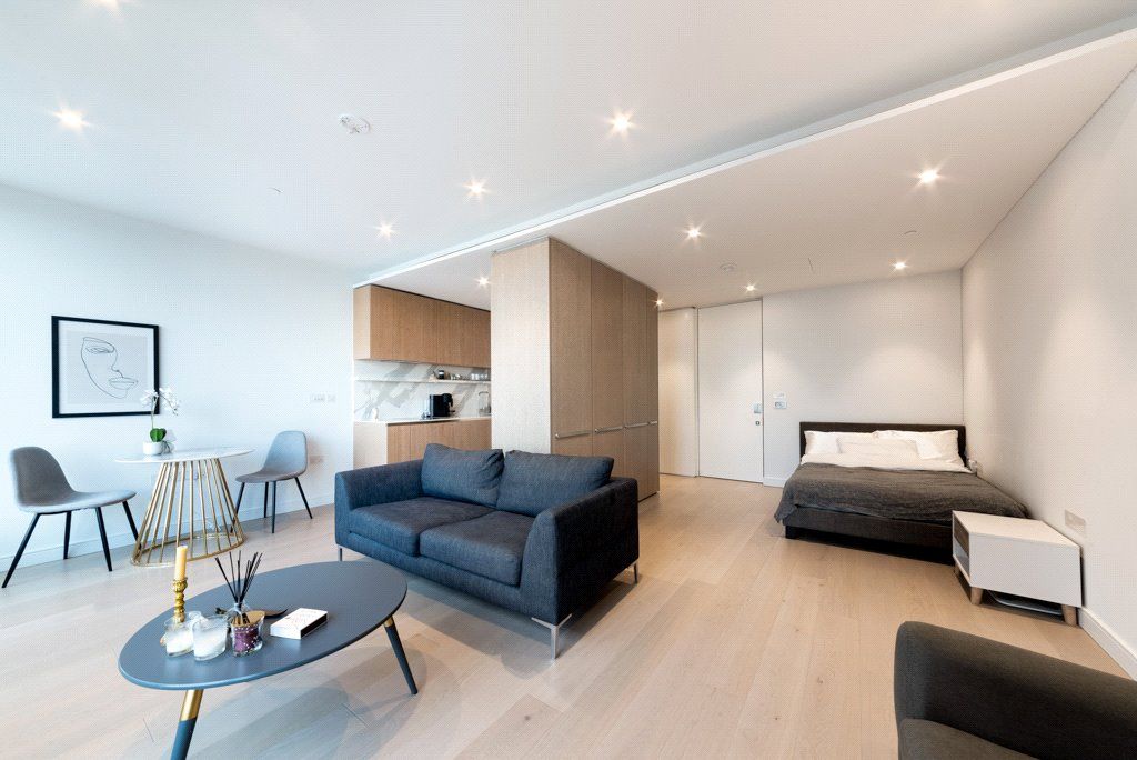 Property photo 1 of 18 Ellington Tower