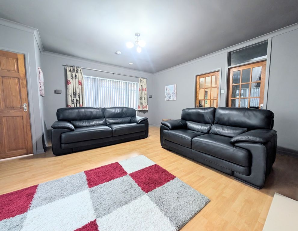 Property photo 2 of 23