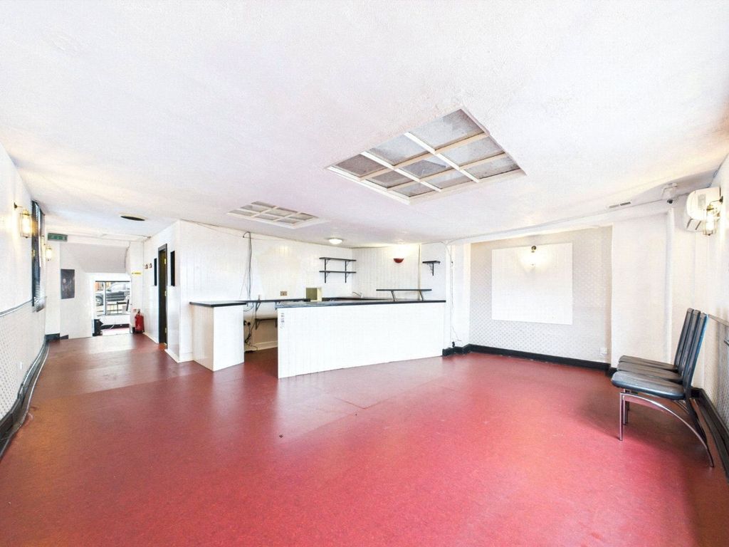 Property photo 3 of 21 Picture No. 27