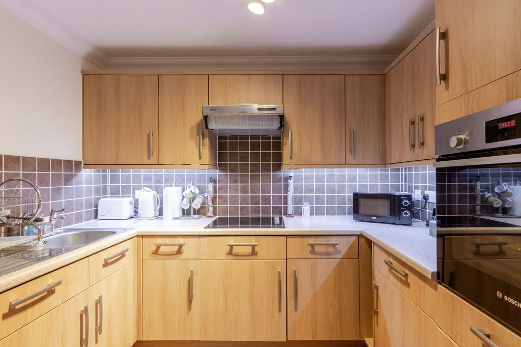 Property photo 3 of 16 Kitchen 1