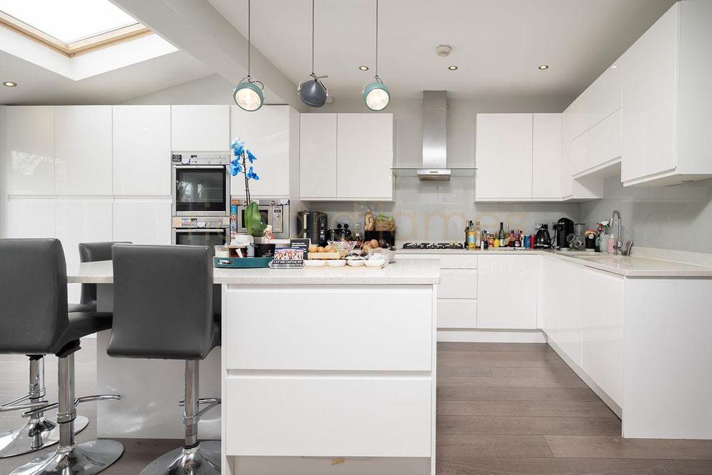 Property photo 2 of 14 W (6).Jpg