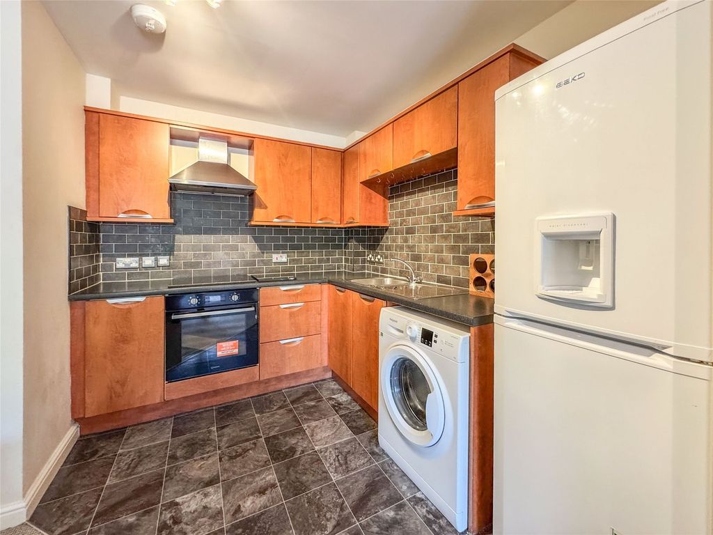 Property photo 2 of 10 Kitchen