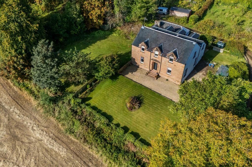 Property photo 1 of 78 3701080