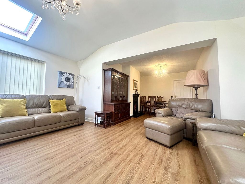 Property photo 3 of 38