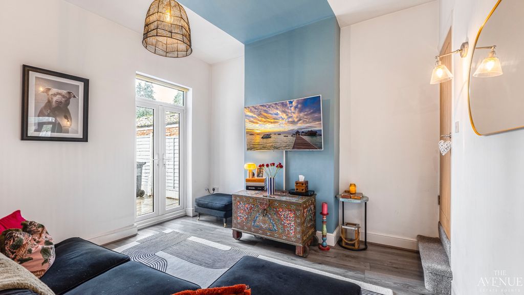 Property photo 2 of 29 4932322