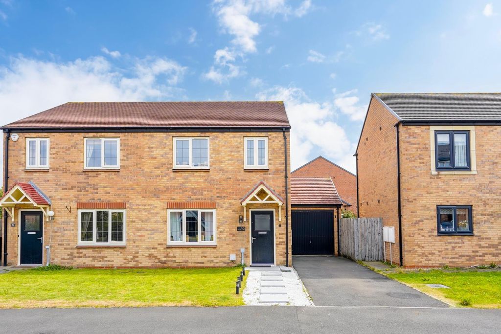 Property photo 1 of 11 External