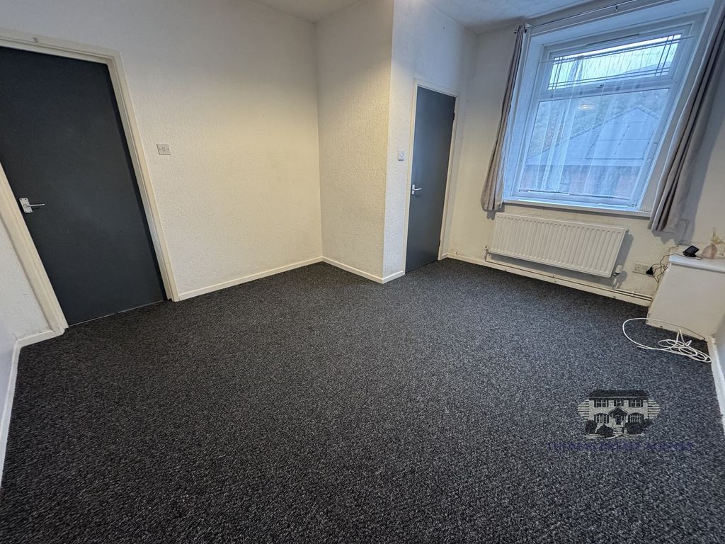 Property photo 3 of 10 Lounge