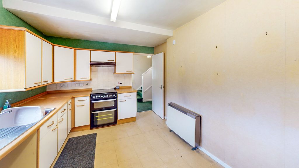 Property photo 3 of 12