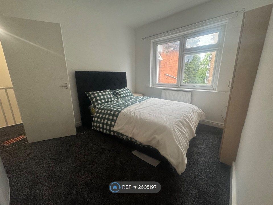 Property photo 1 of 35